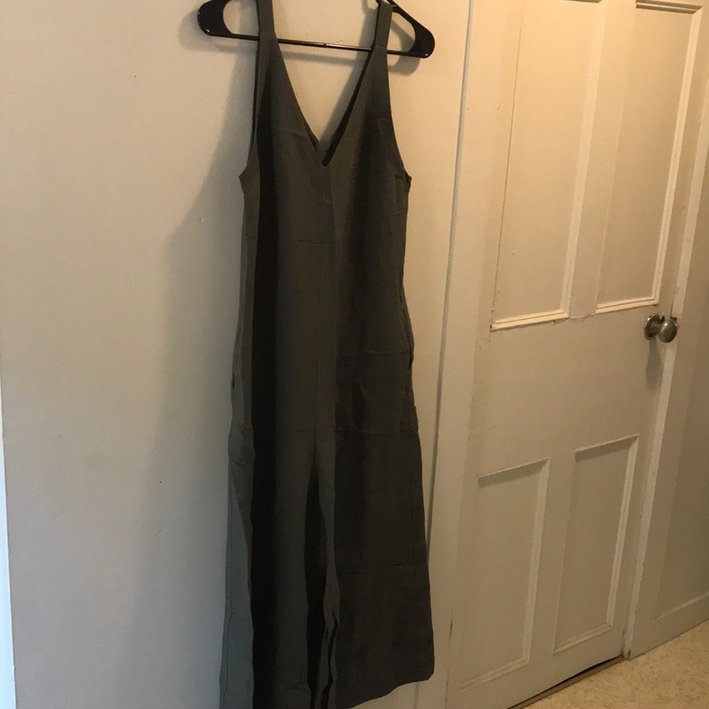 Uniqlo Linen Wide Leg Cropped Jumpsuit